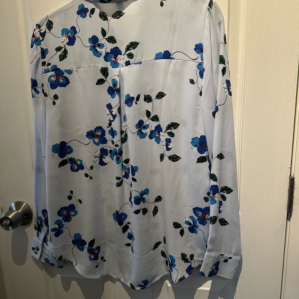 Ann Taylor factory Womens soft Button Down Long Sl Floral Blouse Size Small $65 - Picture 6 of 7